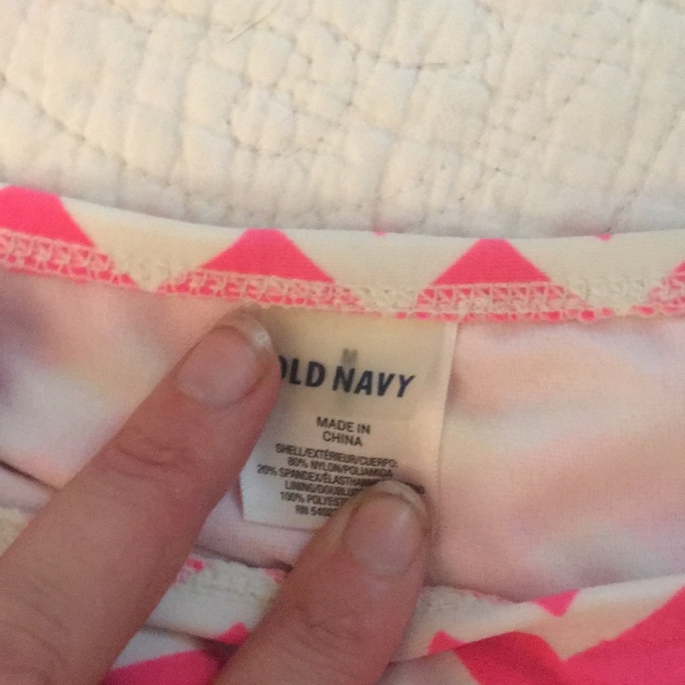 Size medium bikini bottoms - Picture 3 of 4